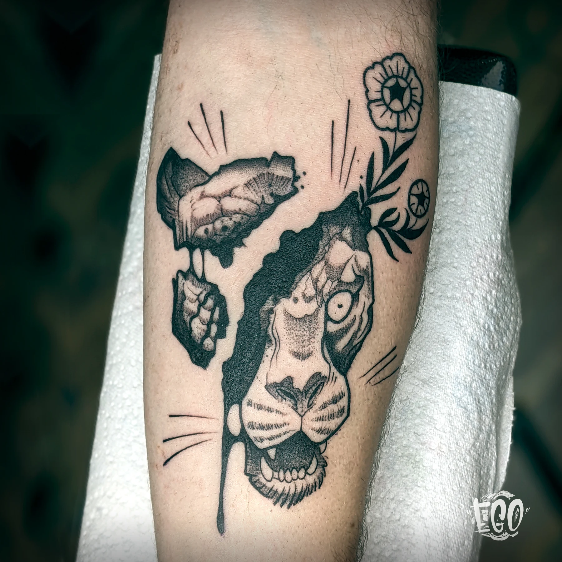 Tatouage illustratif réalisé par Ego, à Toulouse