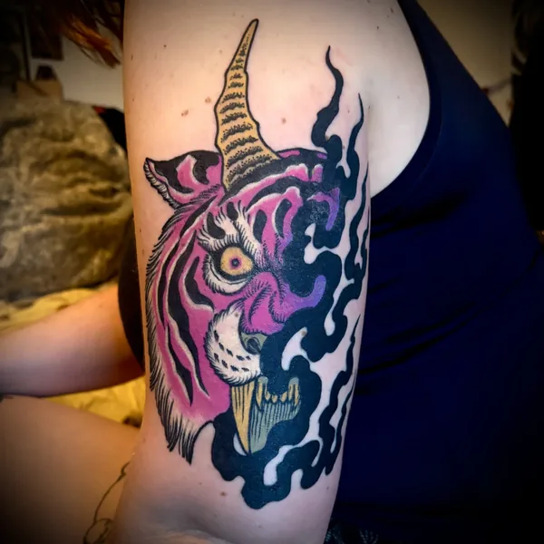 Tatouage gravure, illustratif et trad revisité réalisé par Julien L’Apostat, à Toulouse