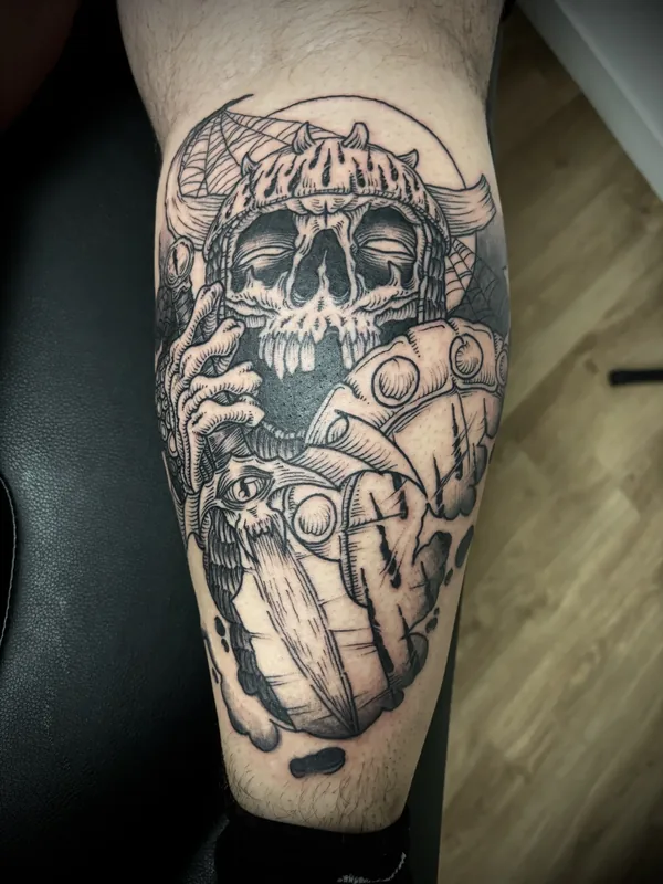 Tatouage gravure, illustratif et trad revisité réalisé par Julien L’Apostat, à Toulouse