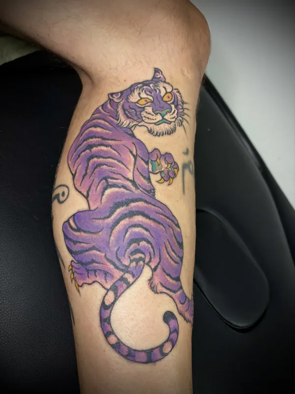 Tatouage gravure, illustratif et trad revisité réalisé par Julien L’Apostat, à Toulouse