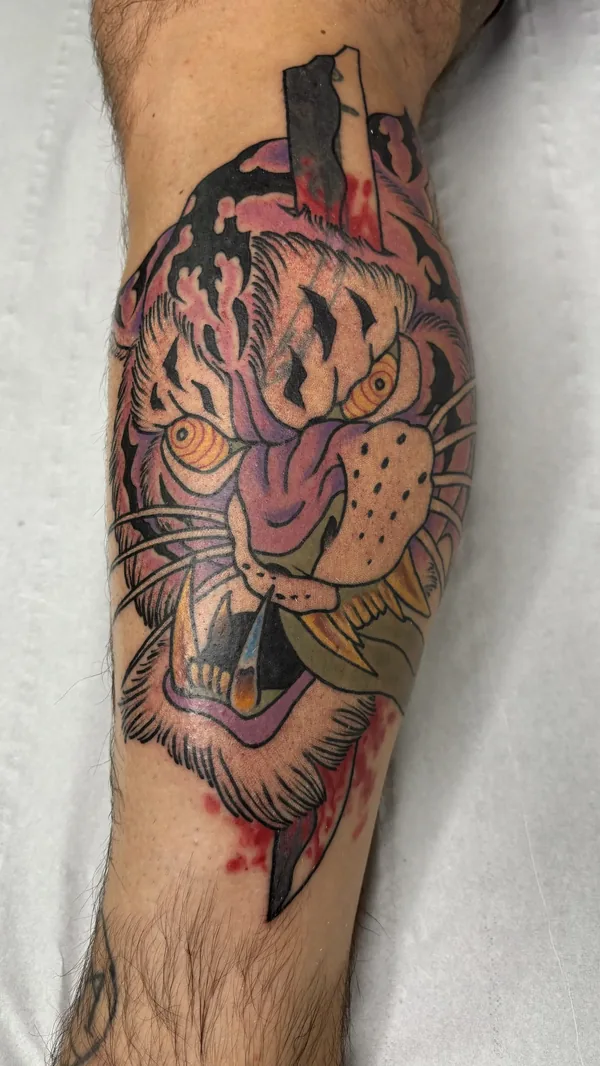 Tatouage gravure, illustratif et trad revisité réalisé par Julien L’Apostat, à Toulouse