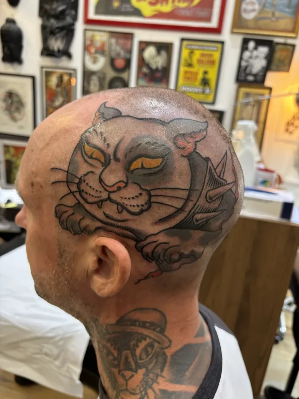 Tatouage gravure, illustratif et trad revisité réalisé par Julien L’Apostat, à Toulouse