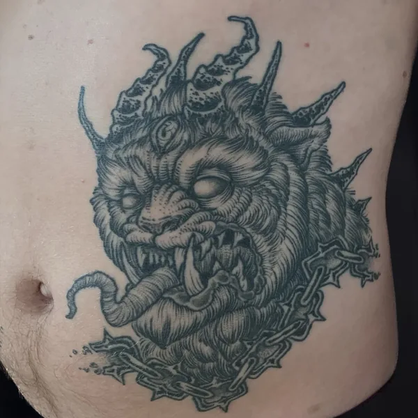 Tatouage gravure, illustratif et trad revisité réalisé par Julien L’Apostat, à Toulouse