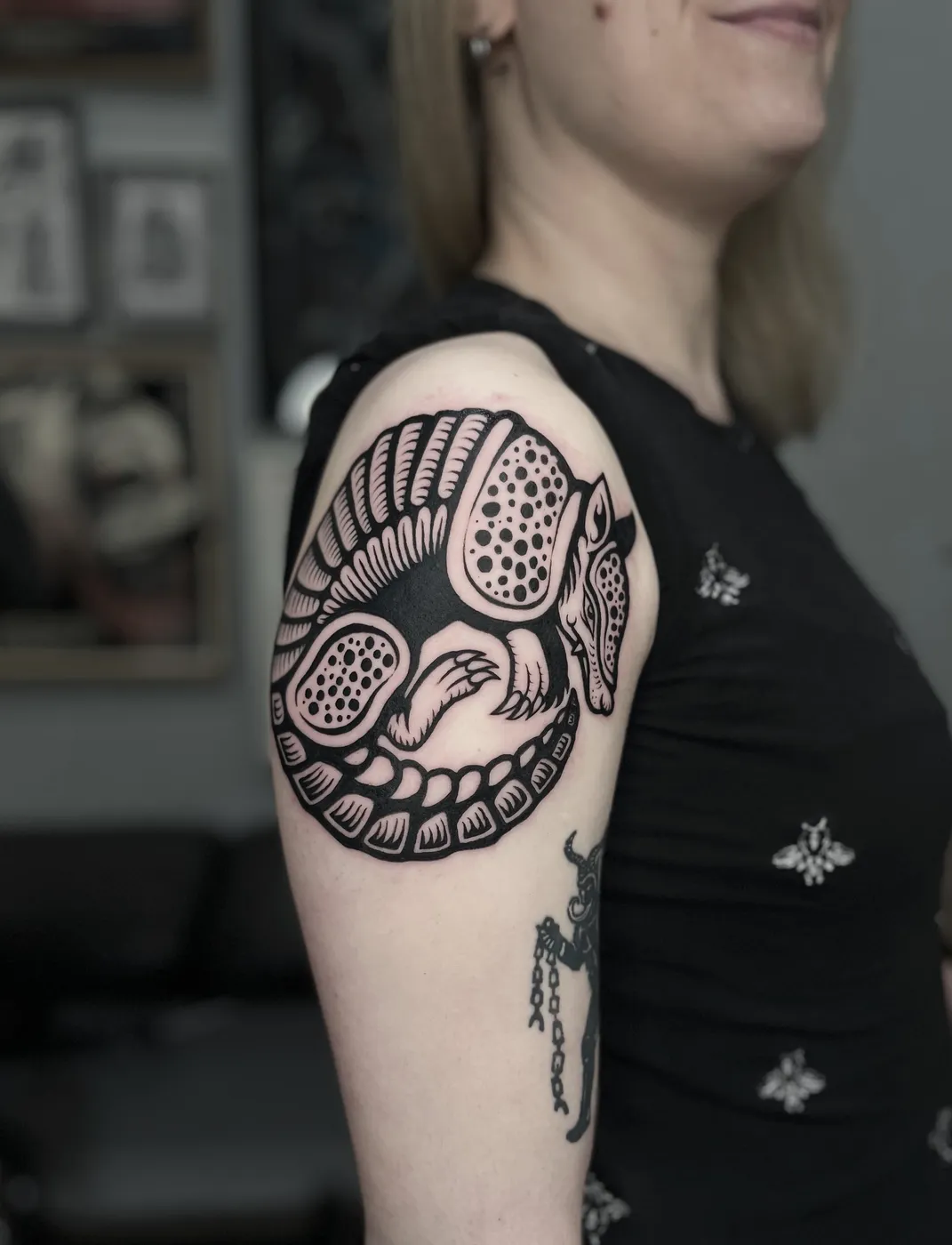 Tatouage blackwork réalisé par Loren De Fer, à Toulouse