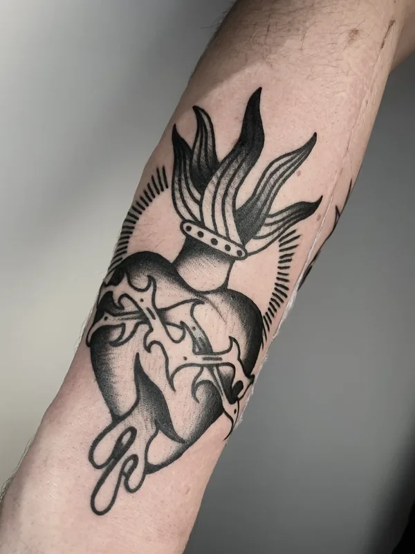 Tatouage traditionnel et old school réalisé par P00rlyformed, à Toulouse