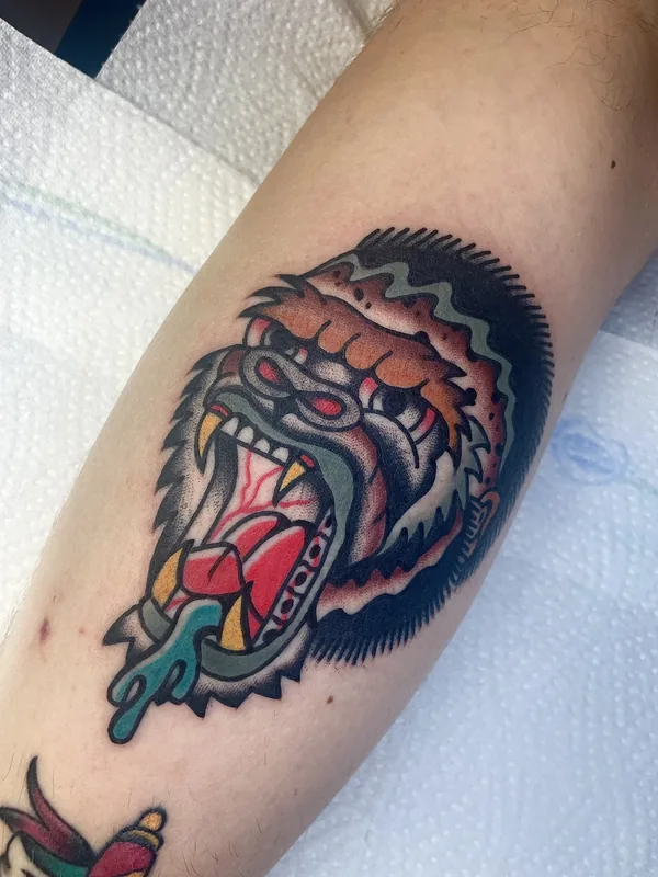 Tatouage traditionnel et old school réalisé par P00rlyformed, à Toulouse