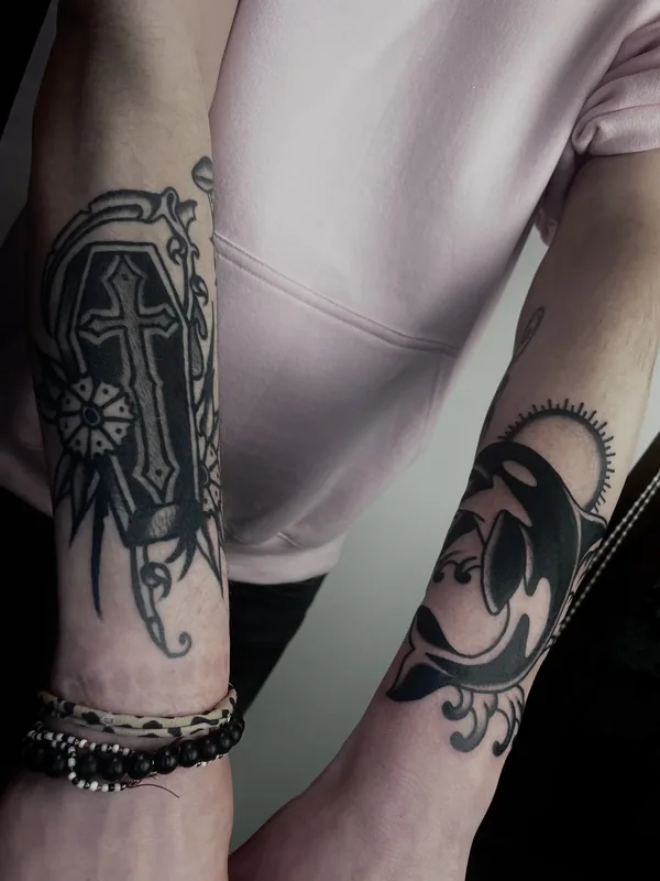 Tatouage traditionnel et old school réalisé par P00rlyformed, à Toulouse