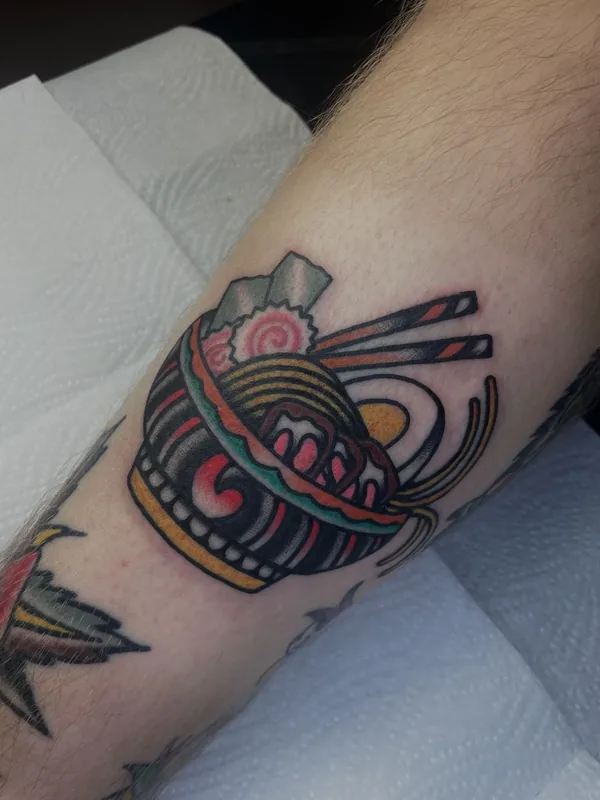 Tatouage traditionnel et old school réalisé par P00rlyformed, à Toulouse