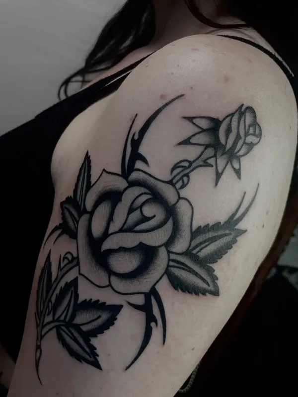 Tatouage traditionnel et old school réalisé par P00rlyformed, à Toulouse