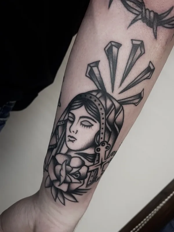 Tatouage traditionnel et old school réalisé par P00rlyformed, à Toulouse
