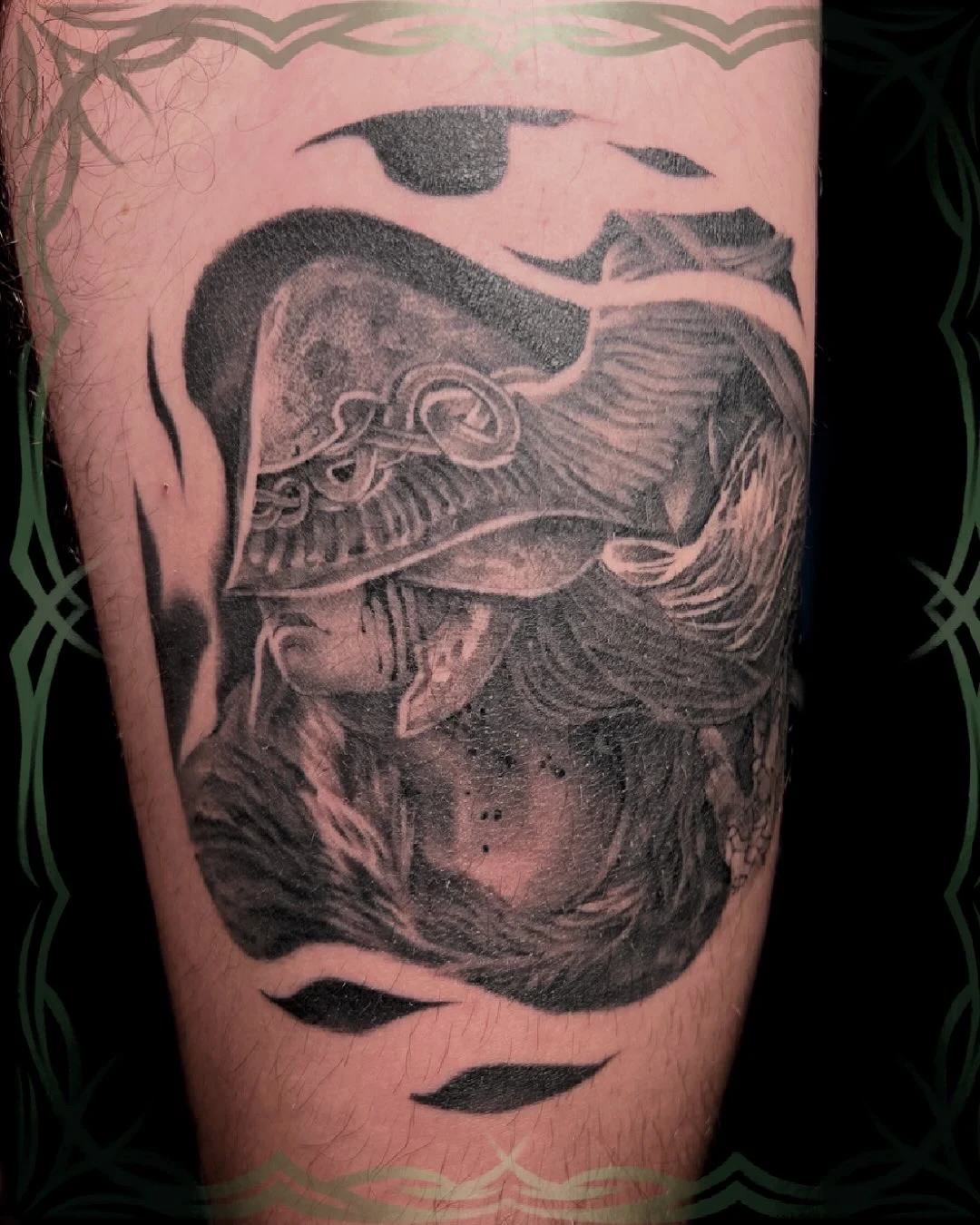 Tatouage réalisé par Sato — La Cour des Miracles