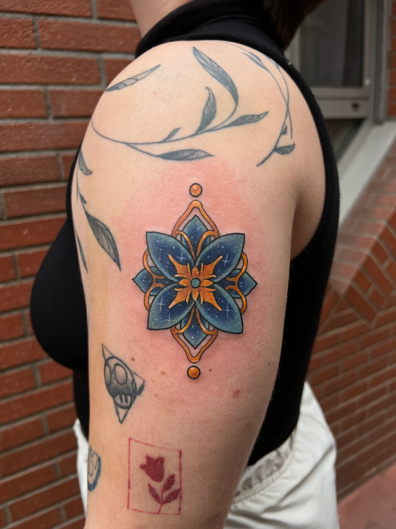Tatouage manga réalisé par Sato, à Toulouse