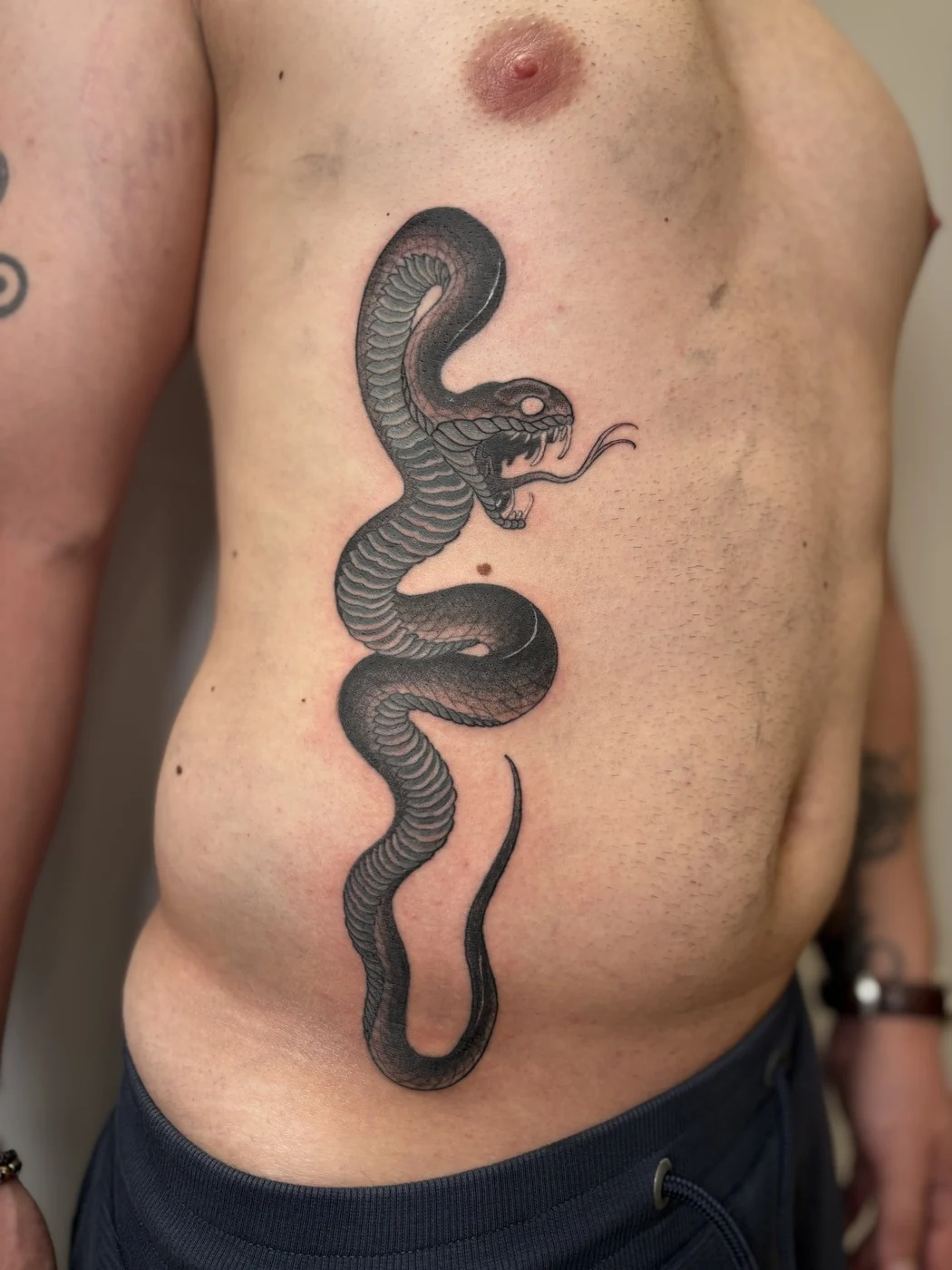Tatouage japonais moderne réalisé par Tekashi, à Toulouse