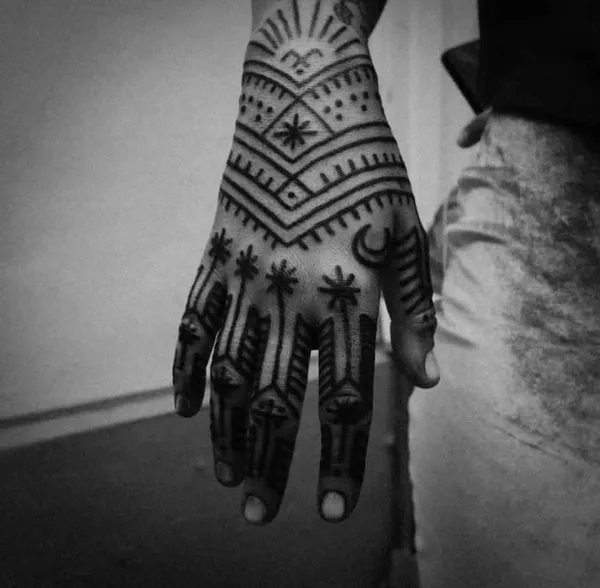 Tatouage tribal réalisé par Tias, à Toulouse
