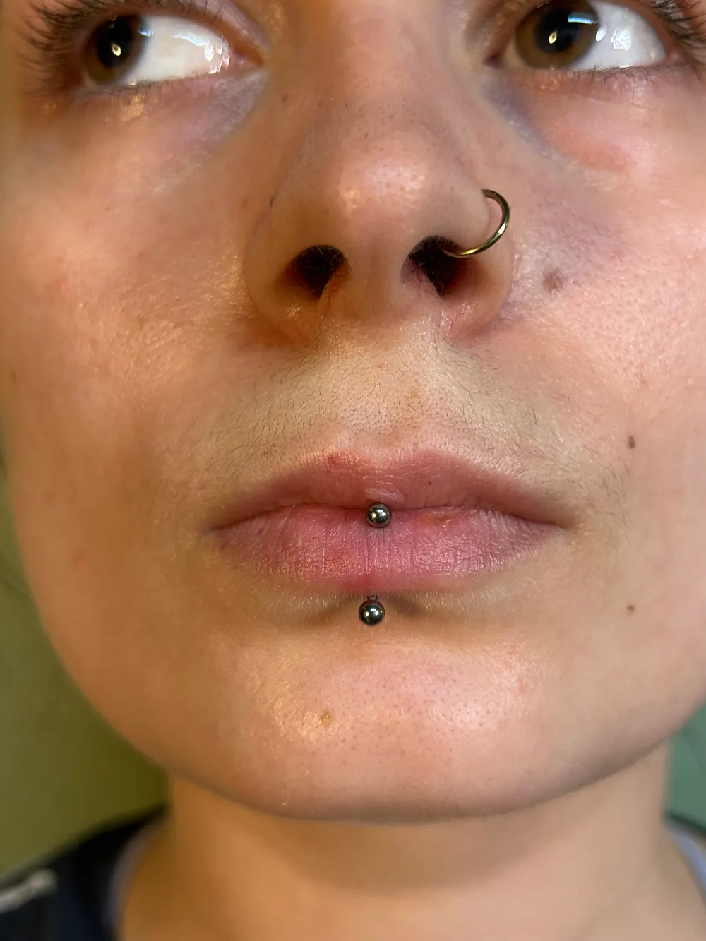 Piercing à la lèvre inférieure